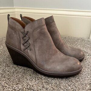 Never Worn- Euro Sofft Booties